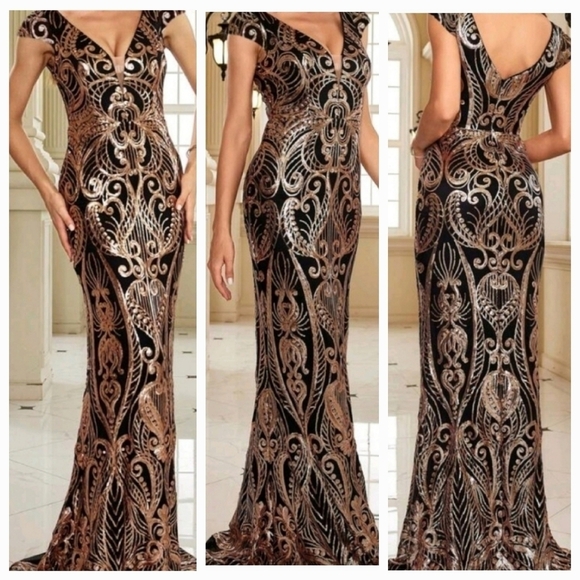 Black, Cap Sleeve, Baroque,  Backless,  Sleeveless, V Neck Sequined Merm… - Picture 1 of 16